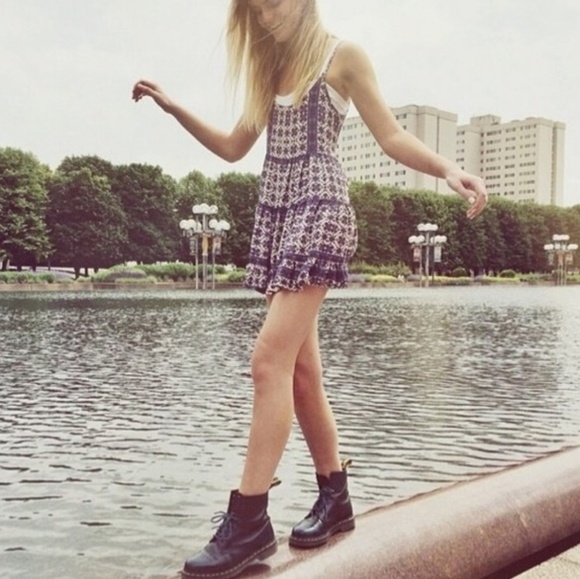 Brandy Melville Dresses & Skirts - Brandy Melville Jada purple floral dress